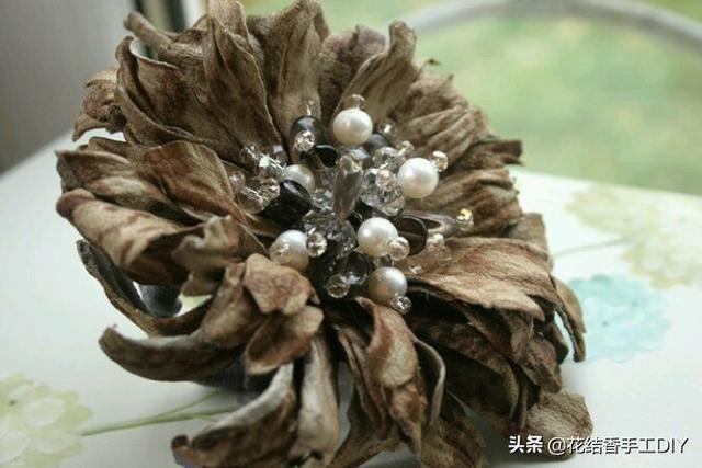手工DIY：差点扔掉的碎皮子，能做N多美丽饰品，高端大气上档次