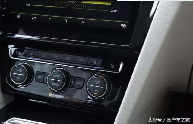 全国首台新大众CC提车，无框车窗+中控液晶屏+R19寸轮毂，太帅了