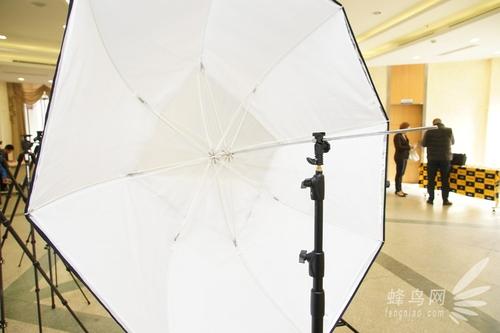 大师巅峰对决 雕刻光线闪光讲座在沪举办