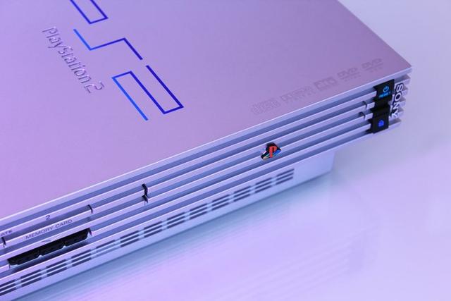 20 年前的「大屁股」显示器，正成为玩家们的顶级外设
