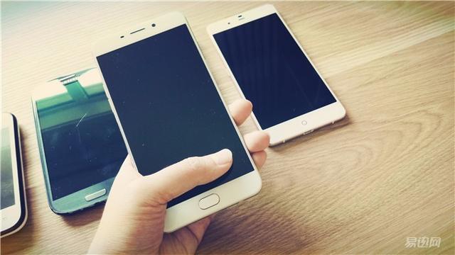 本妹子亲测手机尺寸