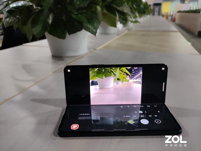 折叠屏也能防水，三星Galaxy Z Fold3 5G全面测评