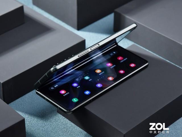 折叠屏也能防水，三星Galaxy Z Fold3 5G全面测评