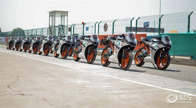 RC390是什么车（试驾KTM RC390摩托跑车）
