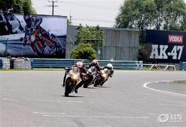 RC390是什么车（试驾KTM RC390摩托跑车）