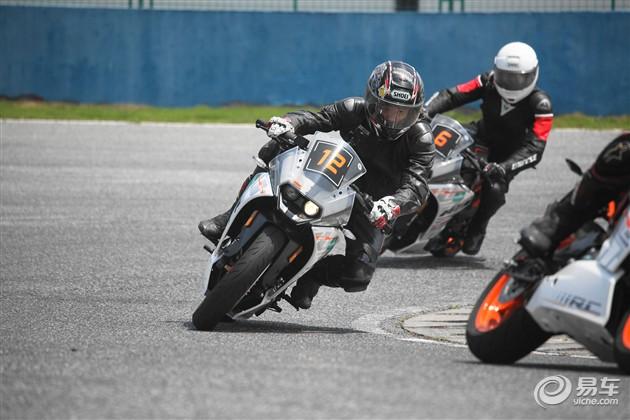 RC390是什么车（试驾KTM RC390摩托跑车）