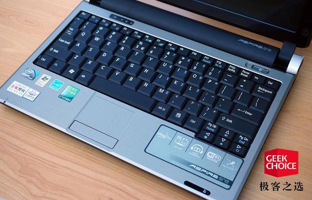 10年前的笔记本电脑宏碁 Aspire One D250，还能上网打游戏