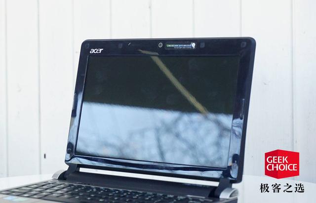 10年前的笔记本电脑宏碁 Aspire One D250，还能上网打游戏