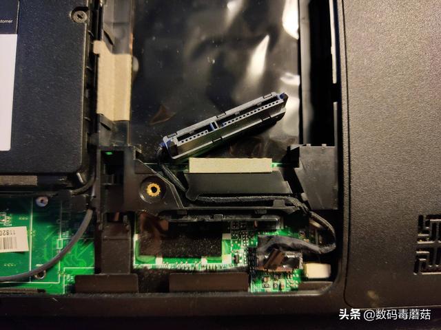 联想笔记本IdeaPad系列型号Z360，换内存教程