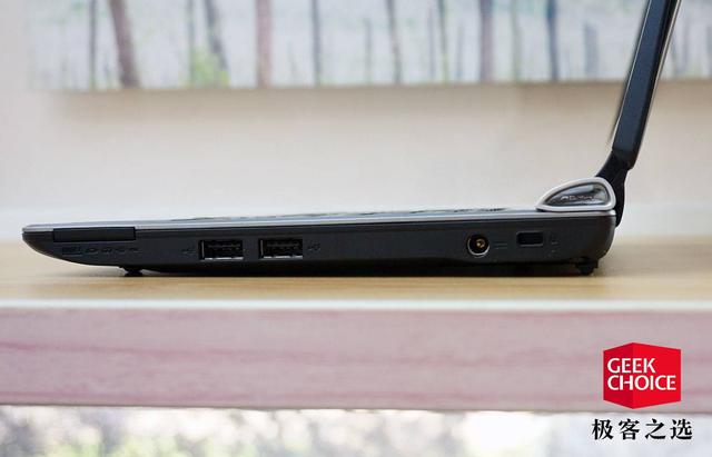10年前的笔记本电脑宏碁 Aspire One D250，还能上网打游戏