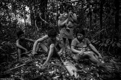 亚马逊原始部落图片，看看他们怎么生活的