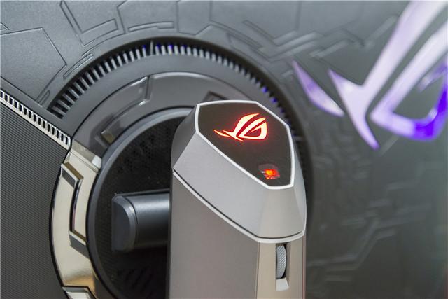 华硕电竞显示器推荐：ROG-SWIFT PG27UQ