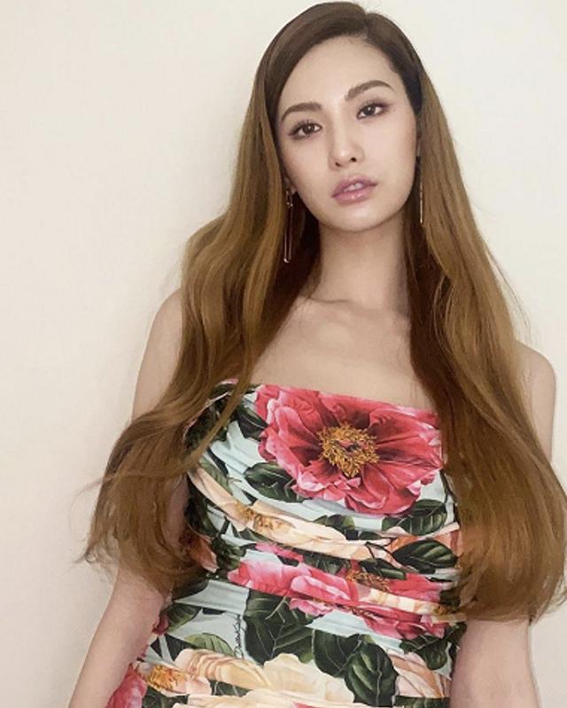 世界上腿最长的女生是谁（长腿美女图片）