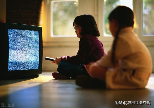 现在电视机寿命一般用多久（液晶电视保养小常识）