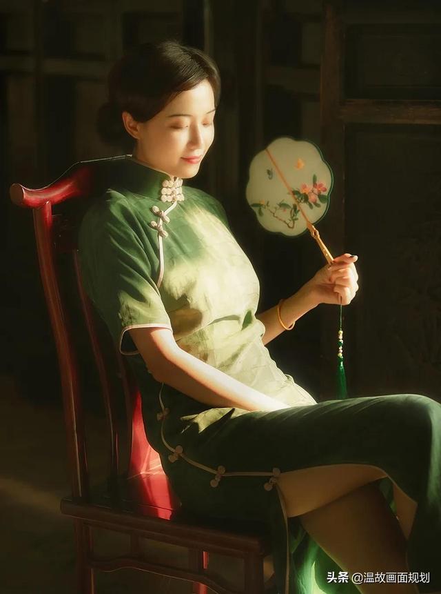适合修图的显示器（后期修图电脑主机推荐）