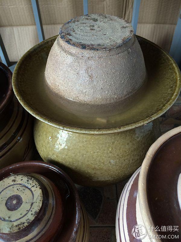 泡菜坛子第一次使用怎么处理这坛子（新买的泡菜坛子怎么处理才可以用泡）