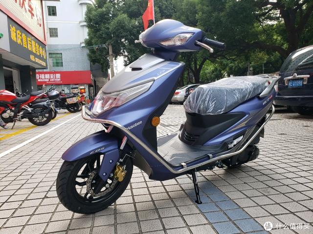 万元以内性价比最高的踏板摩托车（一万左右的踏板摩托车哪个性价比最好）