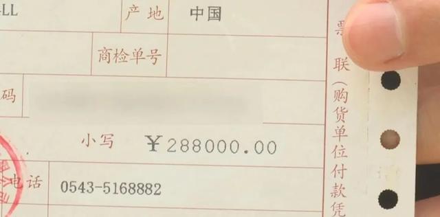 奔驰液晶屏黑屏（奔驰车中控显示屏黑屏怎么办）