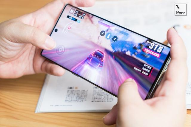 三星note10屏幕自然和鲜艳