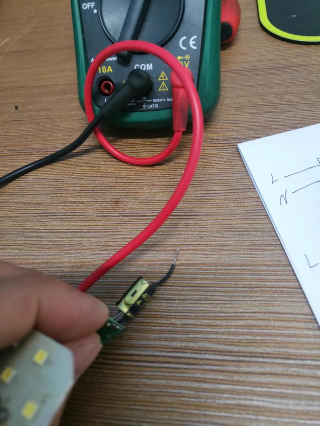 led面板灯怎么拆下来（浴霸led面板灯怎么拆下来）