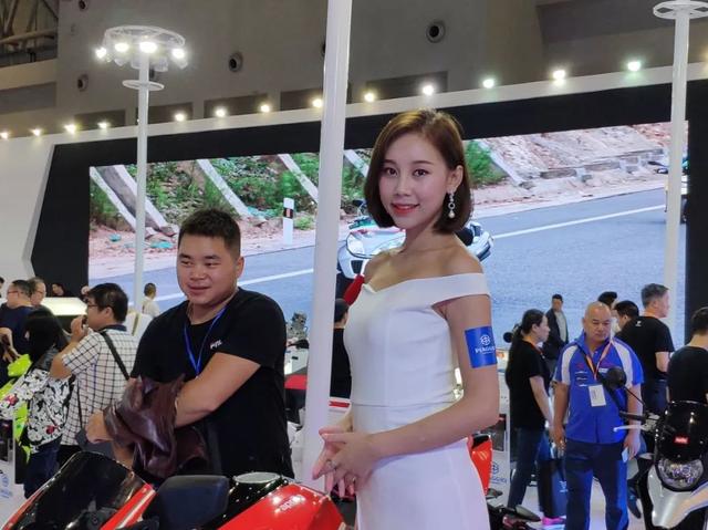 srmax300价格（阿普利亚srmax300价格）