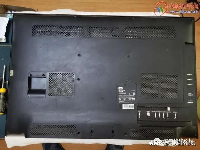 tcl液晶屏坏了（TCl液晶屏坏了包装盒没了怎么拿去修）