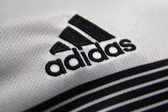 阿迪的三条杠是谁宣布无效的（adidas没有三条杠是不是真的）