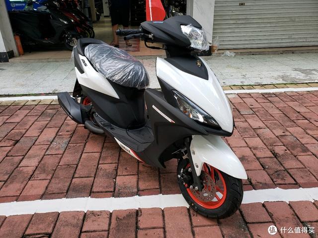 万元以内性价比最高的踏板摩托车（一万左右的踏板摩托车哪个性价比最好）