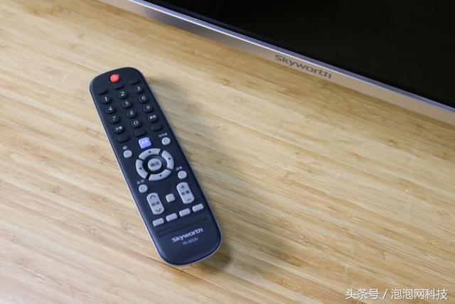 自己家里的电视怎么能像KTV一样唱歌（电视机怎么样才能像ktv一样唱歌?）