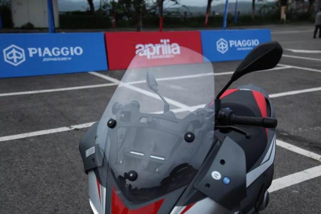 srmax300价格（阿普利亚srmax300价格）