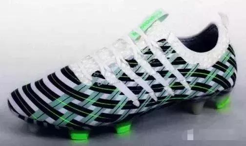 阿迪的三条杠是谁宣布无效的（adidas没有三条杠是不是真的）