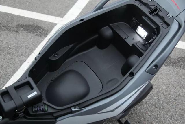 srmax300价格（阿普利亚srmax300价格）