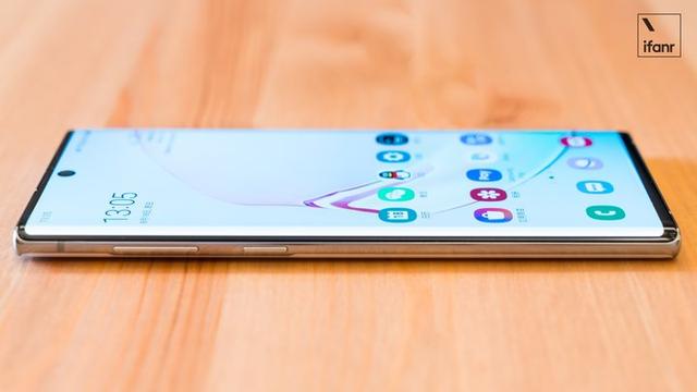 三星note10屏幕自然和鲜艳
