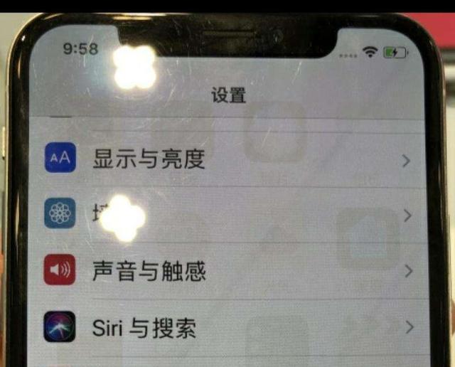 LCD和OLED最大的区别在于（lcd和oled最大的区别在于有无什么）