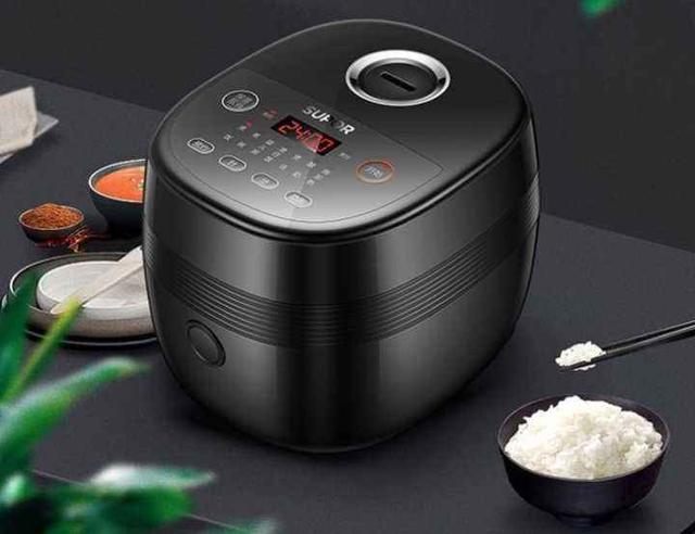 电饭锅底盘上的脏东西怎么处理?（平底锅边上的脏东西怎么刷掉?）