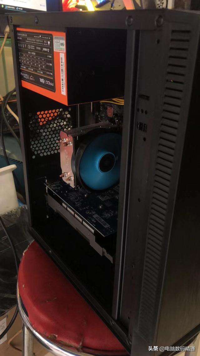 电脑液晶屏坏了（电脑液晶屏坏了换屏多少钱）