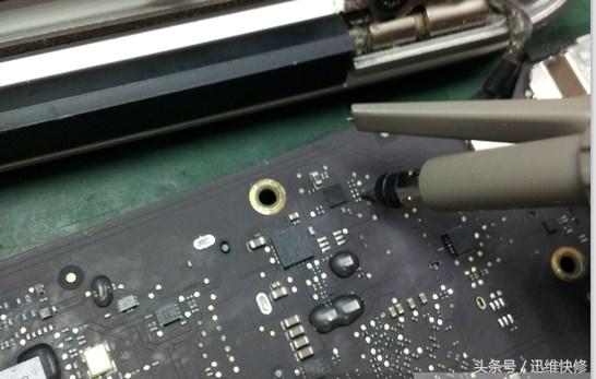 iphone7进水屏幕不亮 但是有反应 怎么办
