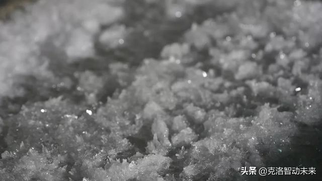 液晶屏里面有液体吗（液晶屏里面的液体是不是有毒）