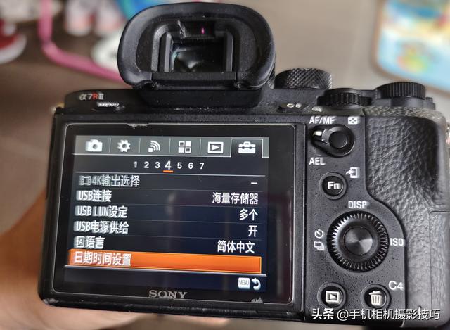 相机屏幕坏了修多少钱（手机照相坏了修一下大约多少钱）