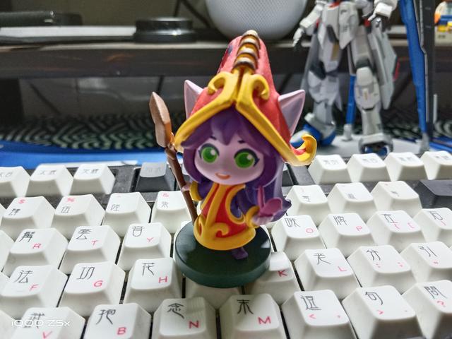 iqoou1和z5x哪个性价比好（vivoiqoou1和vivoz5哪个好）