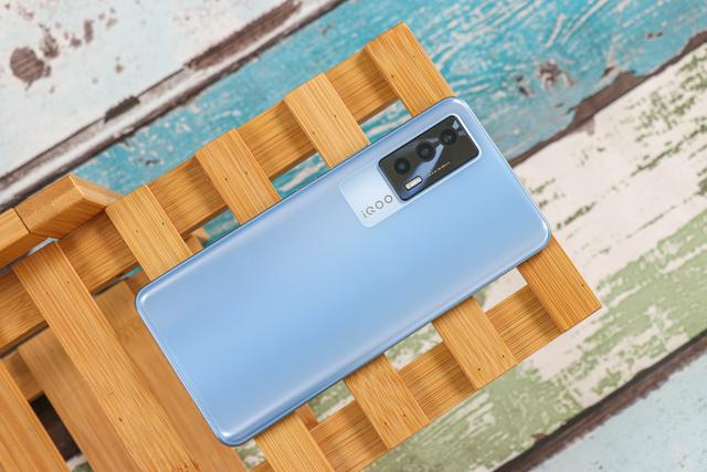 iQOO Neo5 活力版 8GB+128GB 极夜黑