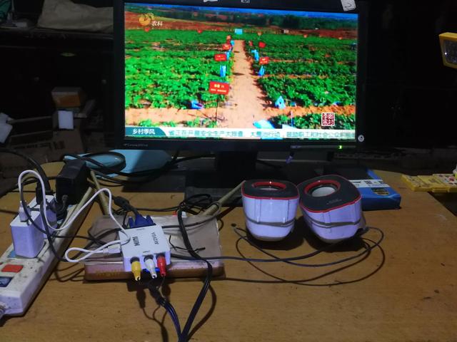 电脑液晶屏改电视机（怎样把电脑液晶显示器改成电视机）