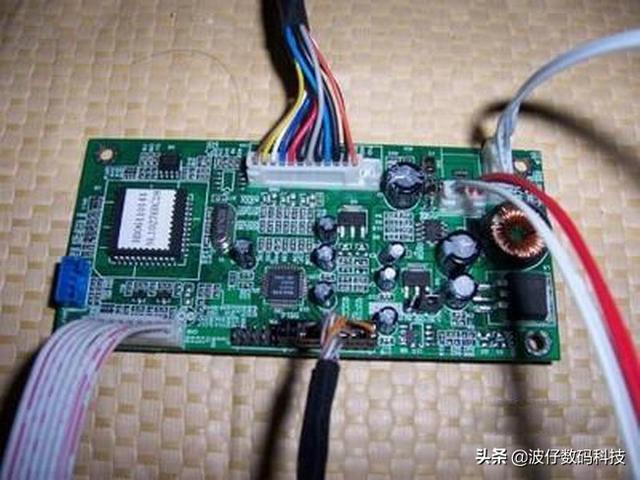 液晶屏内部结构（液晶屏内部结构一条一条的带子是什么）