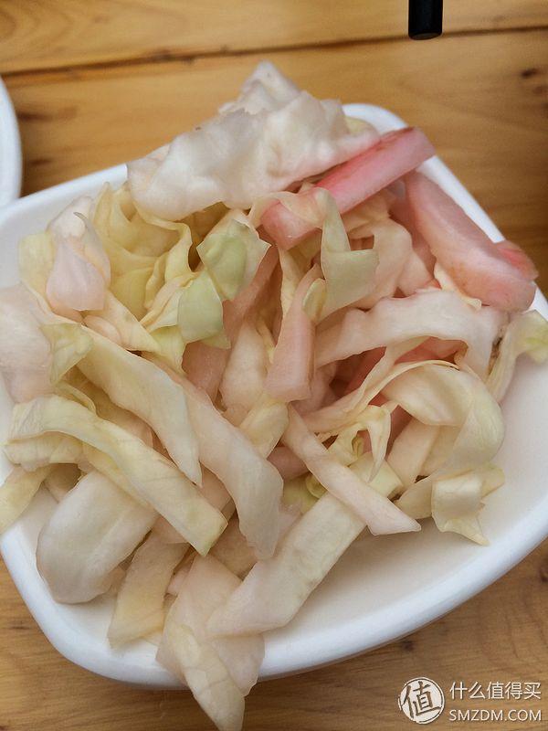 泡菜坛子第一次使用怎么处理这坛子（新买的泡菜坛子怎么处理才可以用泡）