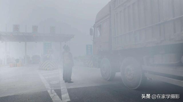 佳能相机取景器模糊雾蒙蒙一层（单反取景器模糊但拍出来的照片是清晰的）