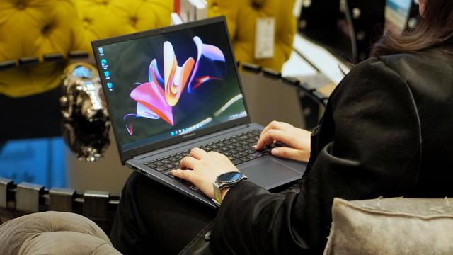 华硕笔记本屏幕坏了换个多少钱