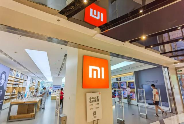小米透明电视的屏幕是哪家生产的
