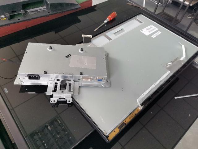 电脑液晶显示器拆卸视频（电脑显示屏拆装视频教程）