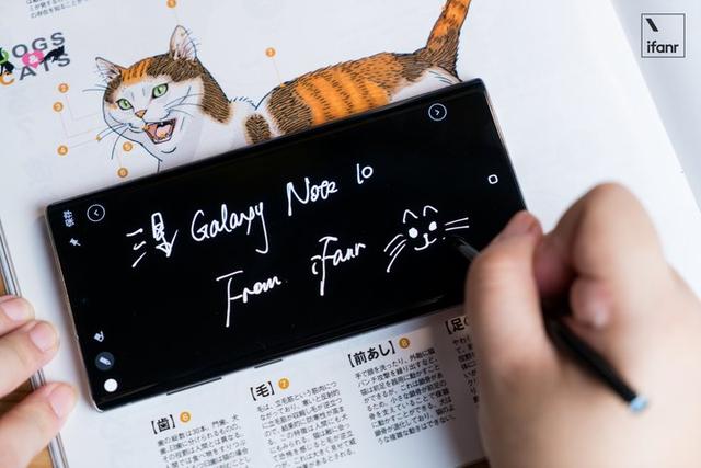 三星note10屏幕自然和鲜艳
