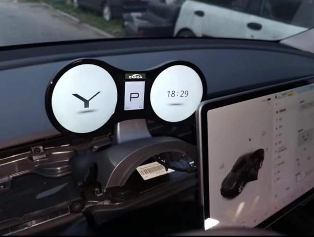 特斯拉model 3加装仪表盘要多少钱（特斯拉model 3电池更换需要多少钱）
